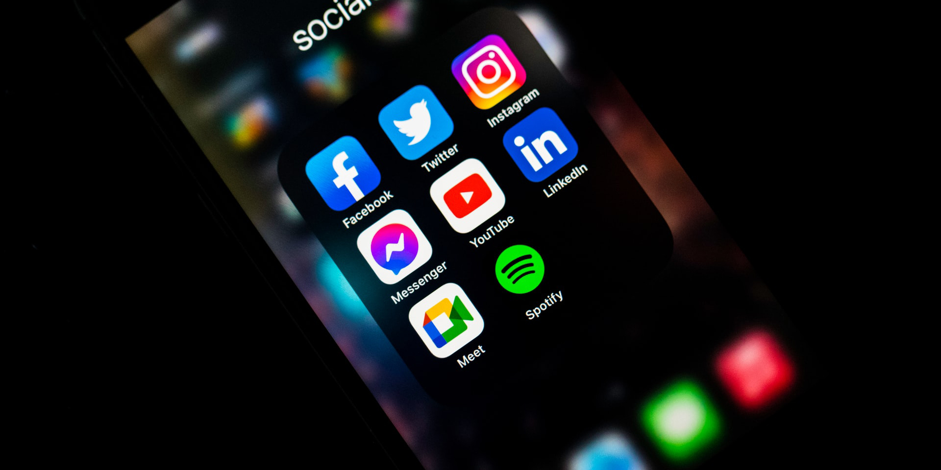 7 Essential Social Media Tools Every Startup Needs