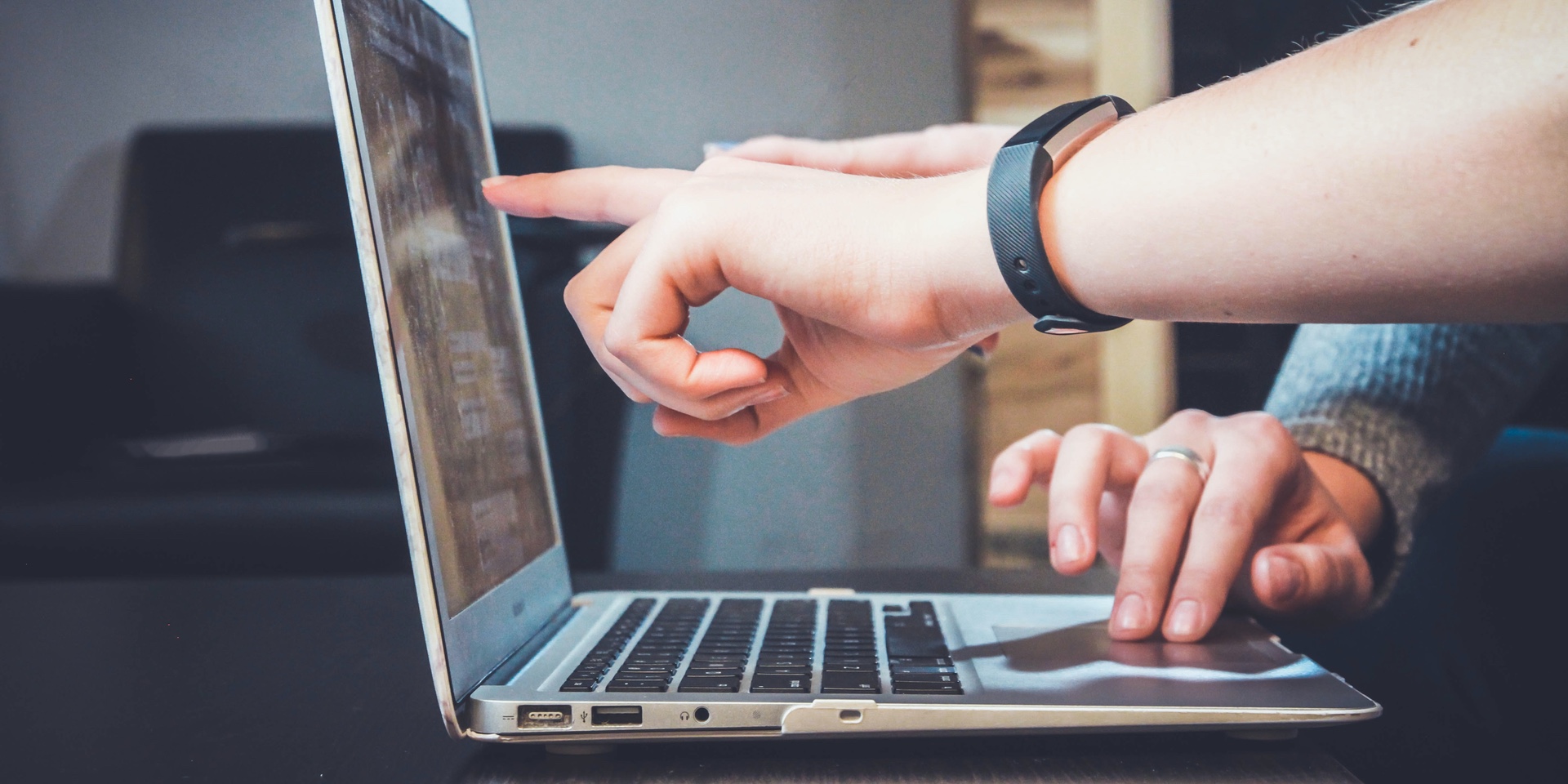 Real Estate Agents: How to Make and Order Your Cards