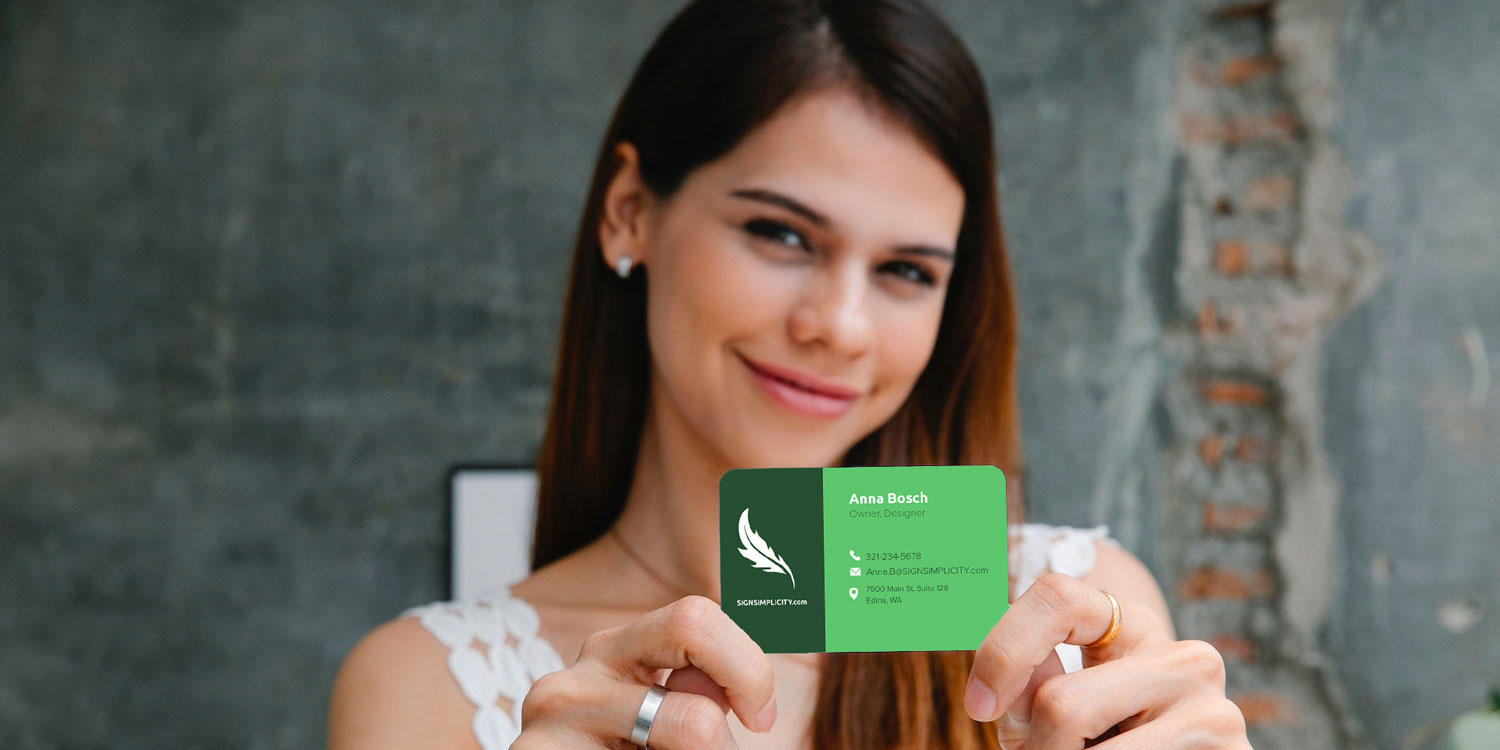 Business Card Etiquette: The Essential Dos and Don’ts